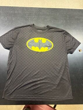 Batman Allover Logo Graphic T-Shirt Men’s XL Black Gray DC Comics Short Sleeve